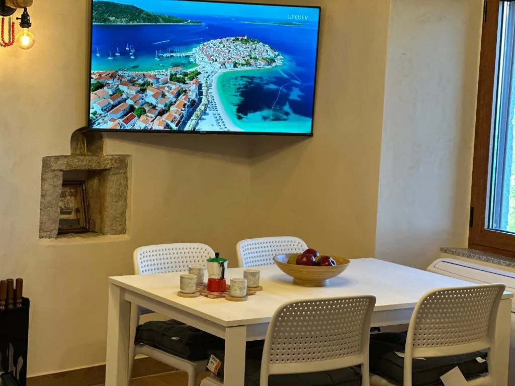 Ana & Angelo House Vuno Himare — view 3