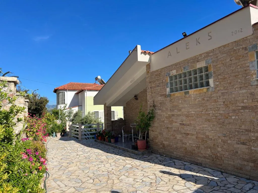 Vila Aleks (Vuno) — view 3