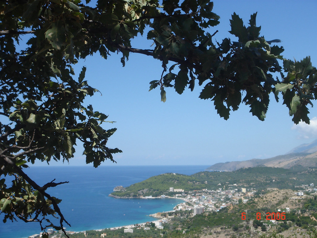 Daytime view of Himara beach — a pet-friendly destination on the Albanian Riviera