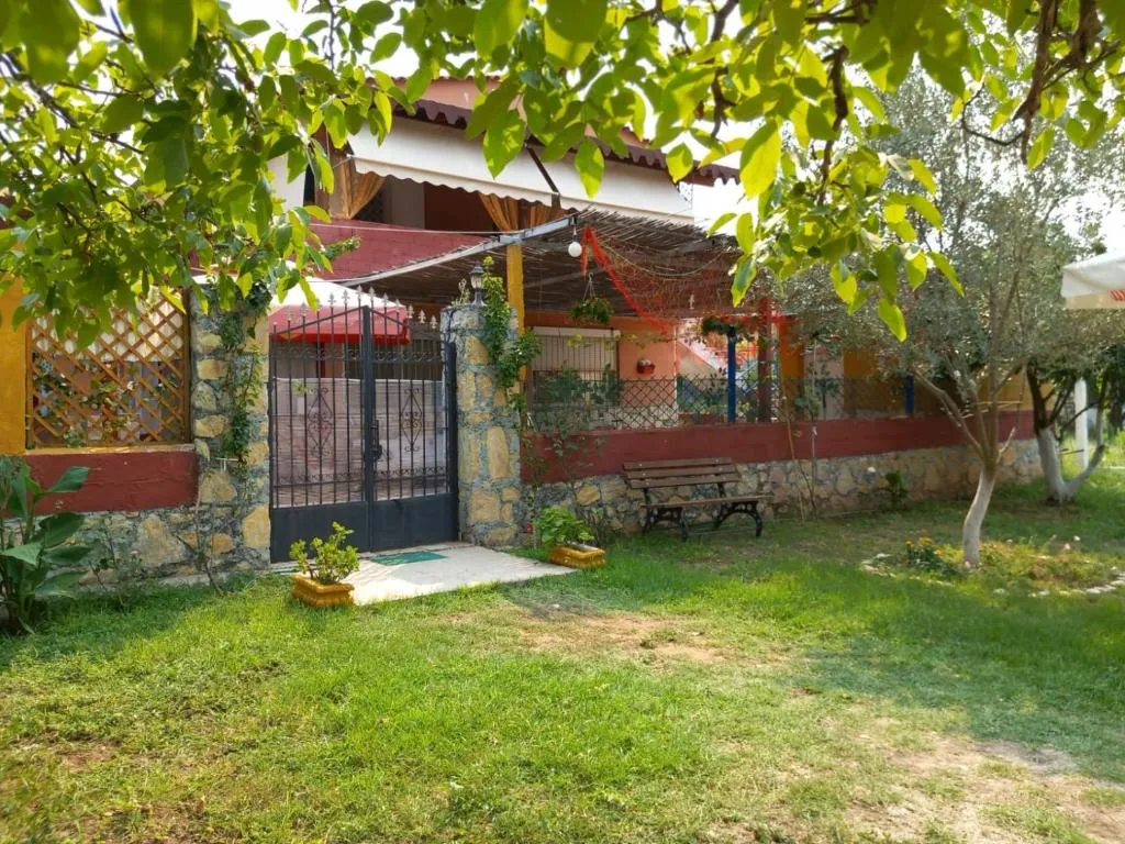 Vila Gjoka in Himara, Albania