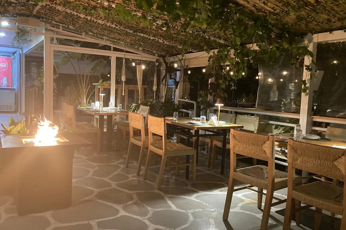 Fig and Olive Bistro seafood and European cuisine on Livadh Road in Himara