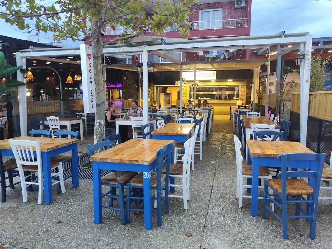 I Love Souvlaki Greek souvlaki on SH8 in Himara